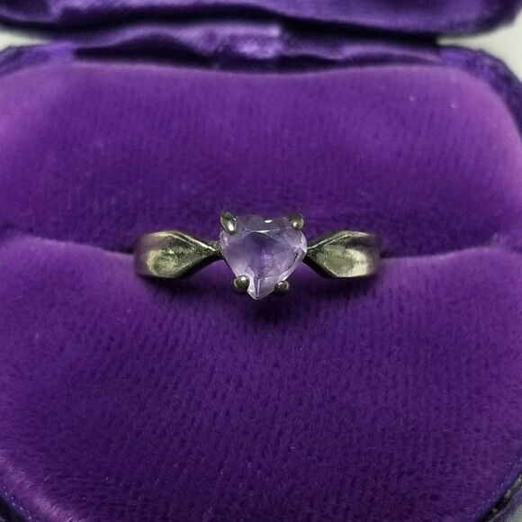 Vintage Sterling Silver Purple Heart Solitaire Ring, Size 6 1/2 Band, Estate - Picture 3 of 9